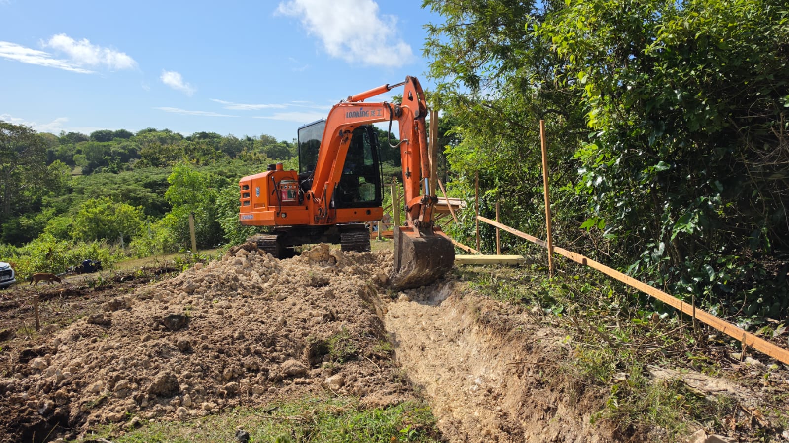 Pembersihan lahan Desa kutu Bali