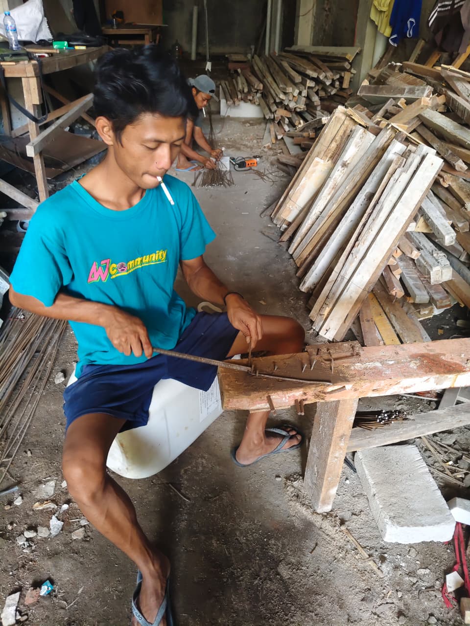 Pembuatan sengkang untuk kolom dan ring balok